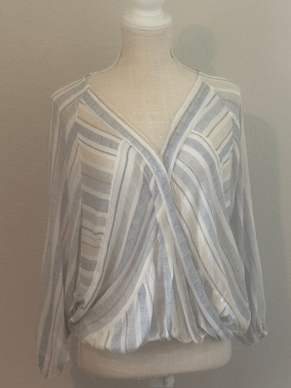 Olivia & Grey Women's Wrap Striped Gray White Tan Long Sleeve Lightweight Size M